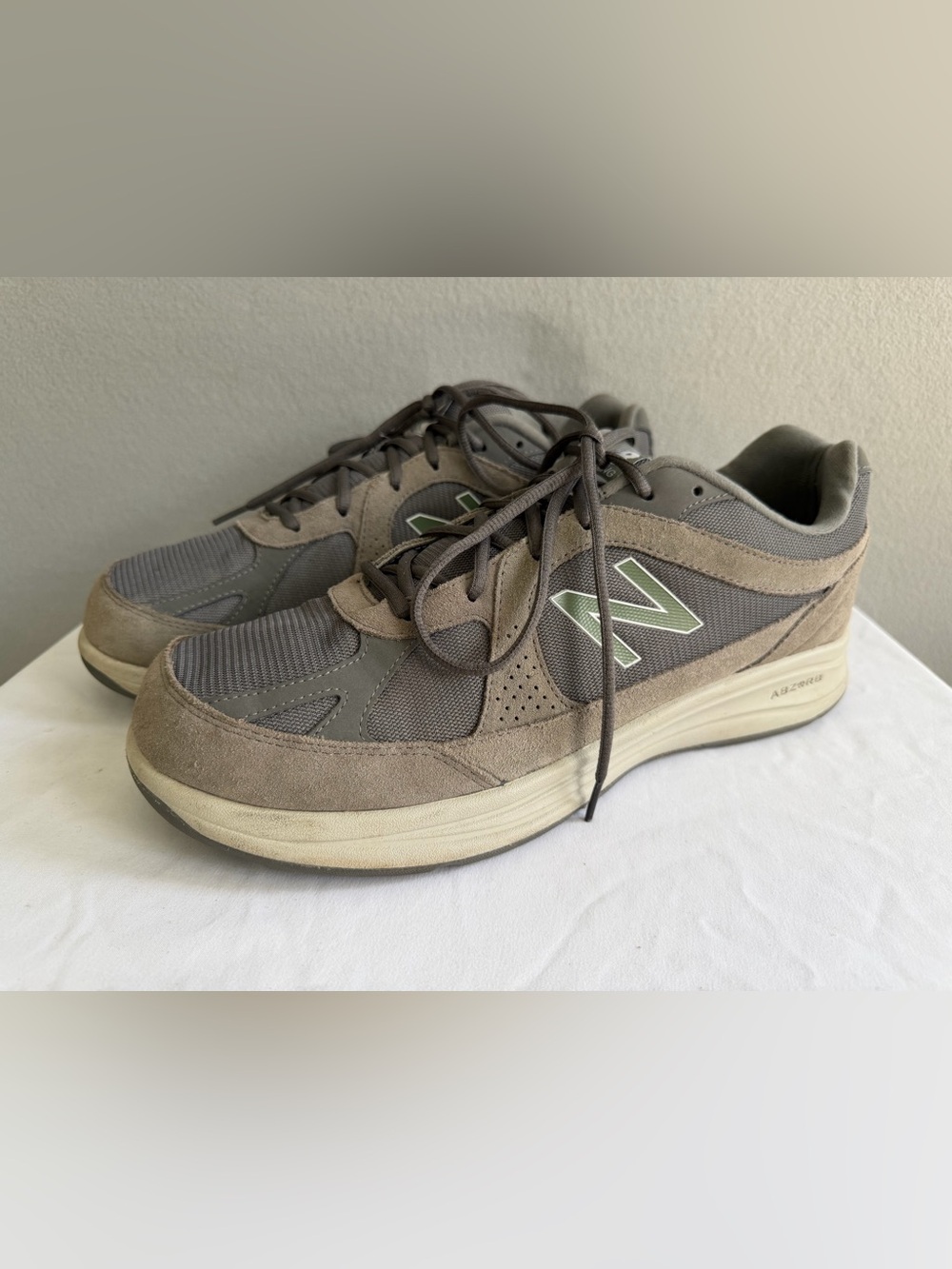 New Balance 877 Men's Walking Shoes Gray Comfort Size 14 MW877GT